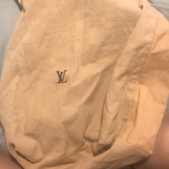 ❌SOLD❌Authentic Louis Vuitton Epi Leather Black Vintage Sac d'Epaule - Picture 5 of 8